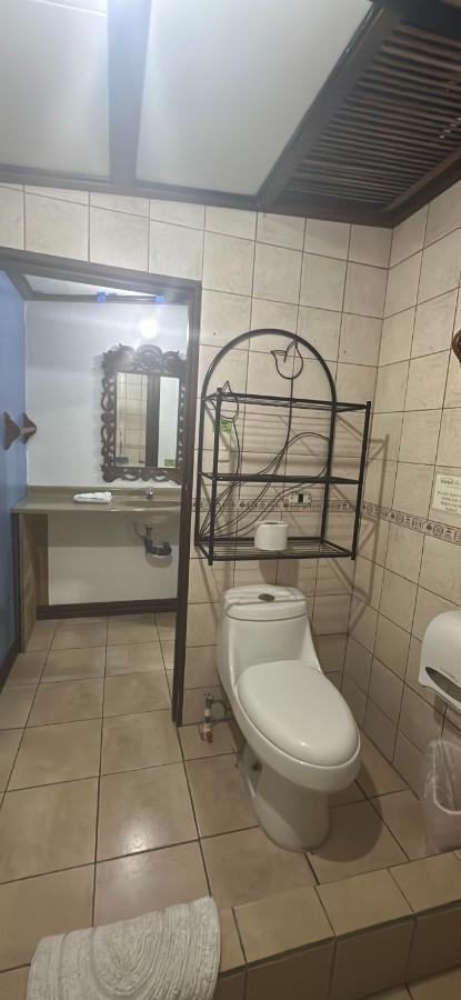 Hotel Pacande B&B Alajuela Esterno foto